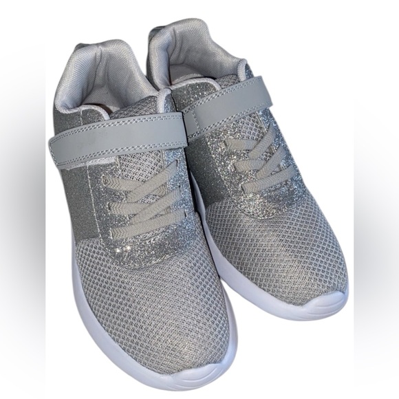 New- Fabkids Gray Glitter trainer shoes size 5 (Big Girl) - Picture 1 of 6